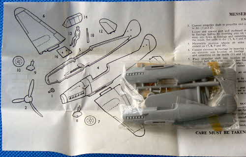 1960s Frosties WW2 Model Planes -Messerschmitt  (1)