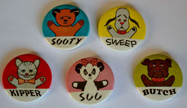 1969 Sugar Stars Sooty Badges